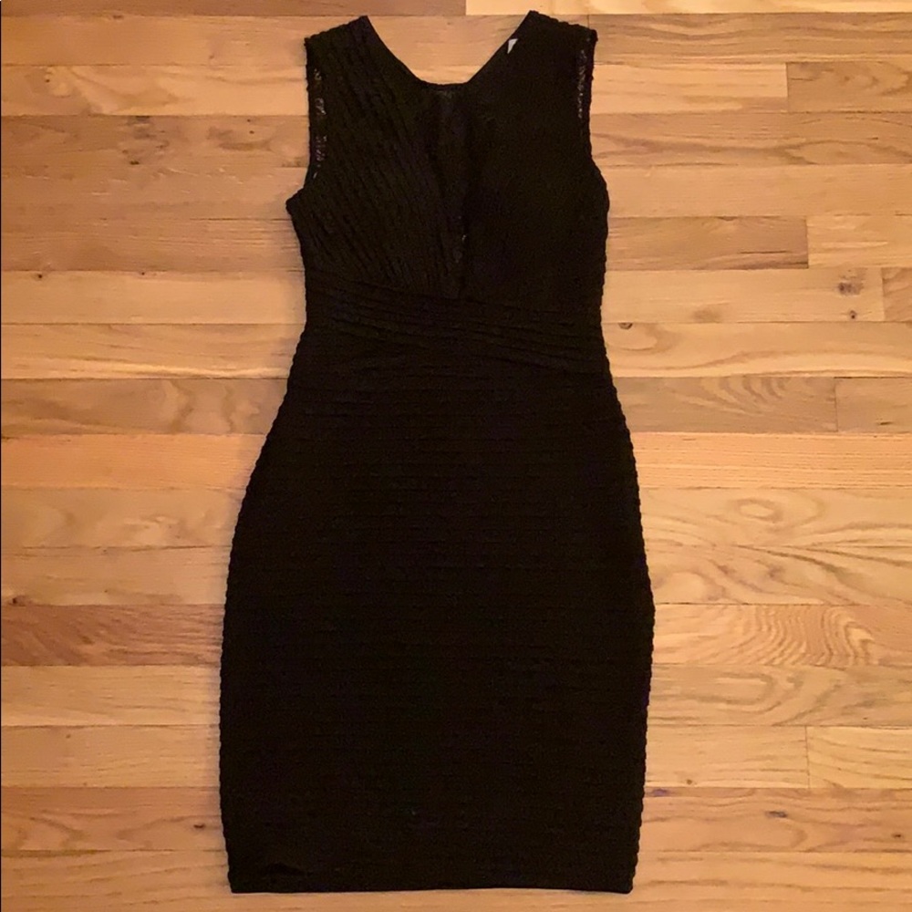Form fitting Size 2 Calvin Klein dress. - Picture 5 of 6